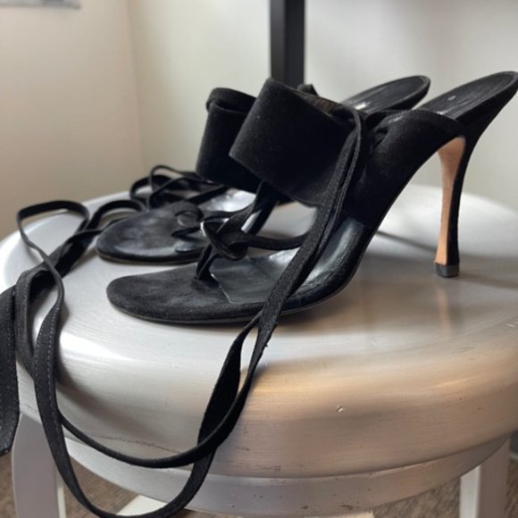 Manolo Blahnik Suede Pumps - Picture 2 of 2